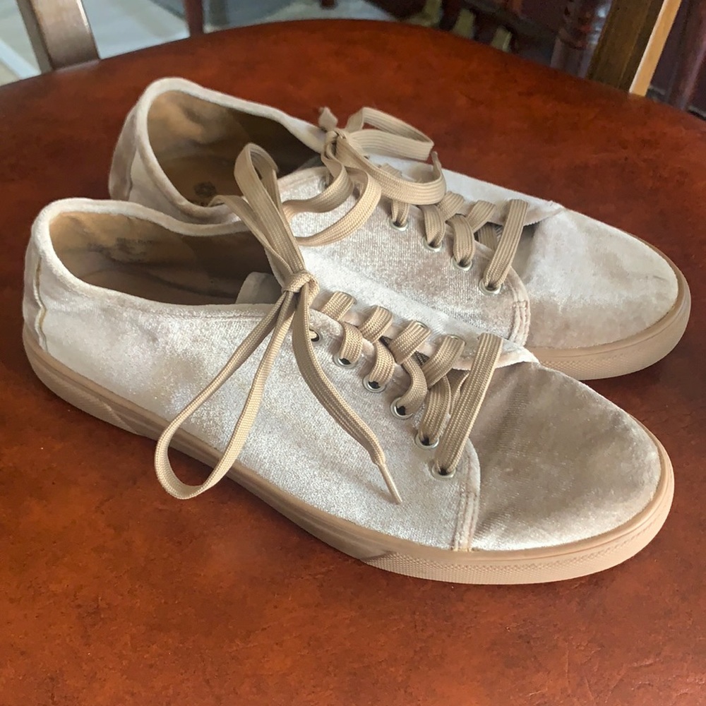 Susina velvet champagne sneakers. Size 7.